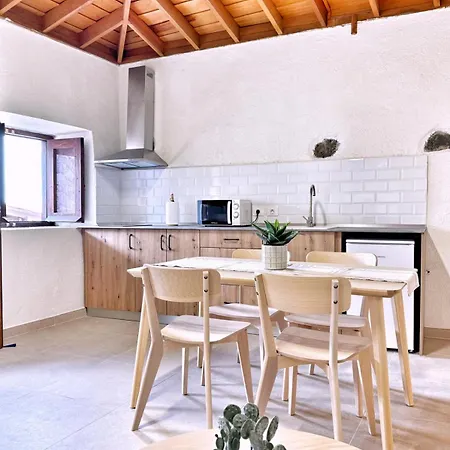 Casas Javier * אדחה