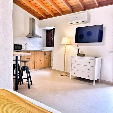 Casas Javier * אדחה