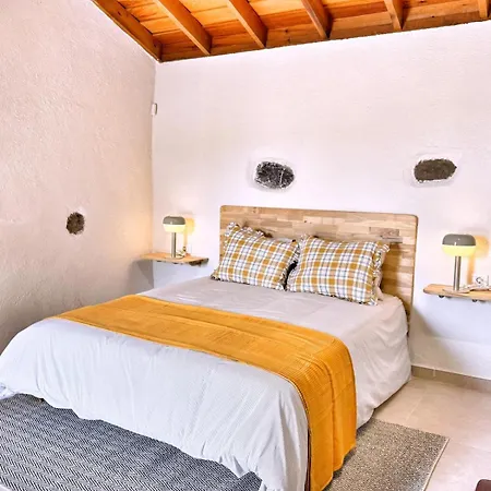 Casas Javier * أذيخي